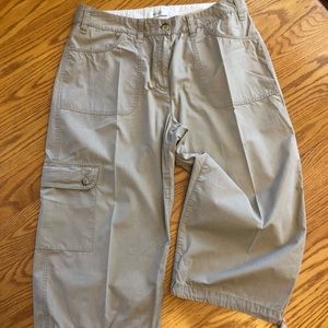 Van Heusen classy, beautiful khaki capris; ladies size 10.
